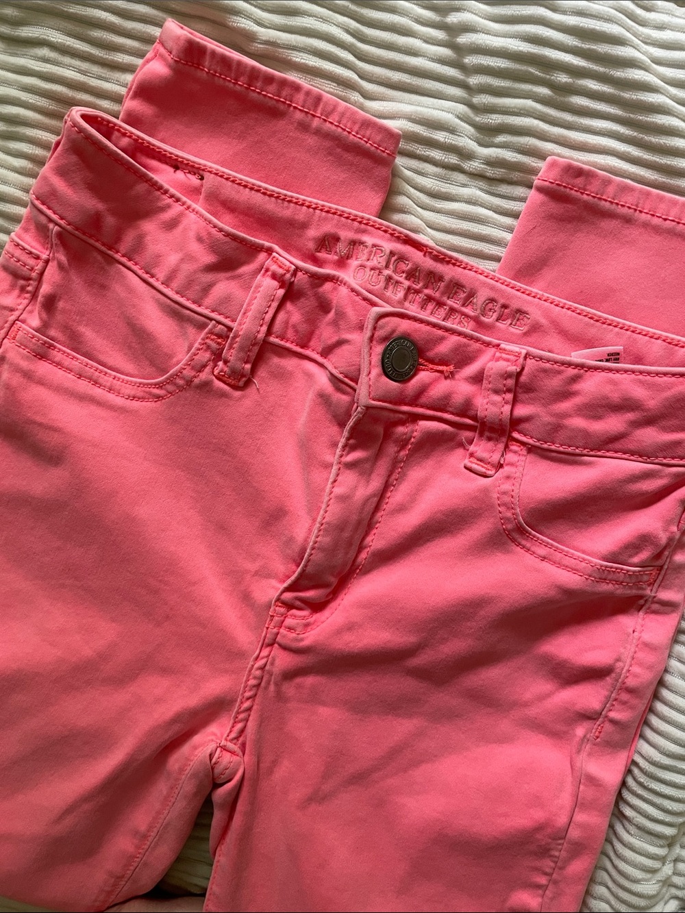 American Eagle Outfitters Bright Pink Cropped Skinny Jeans